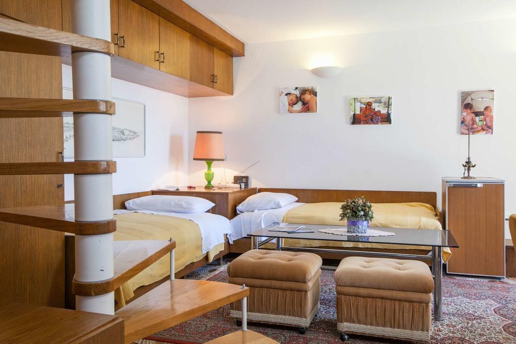 Holiday Home Luma Podgora Kamer foto